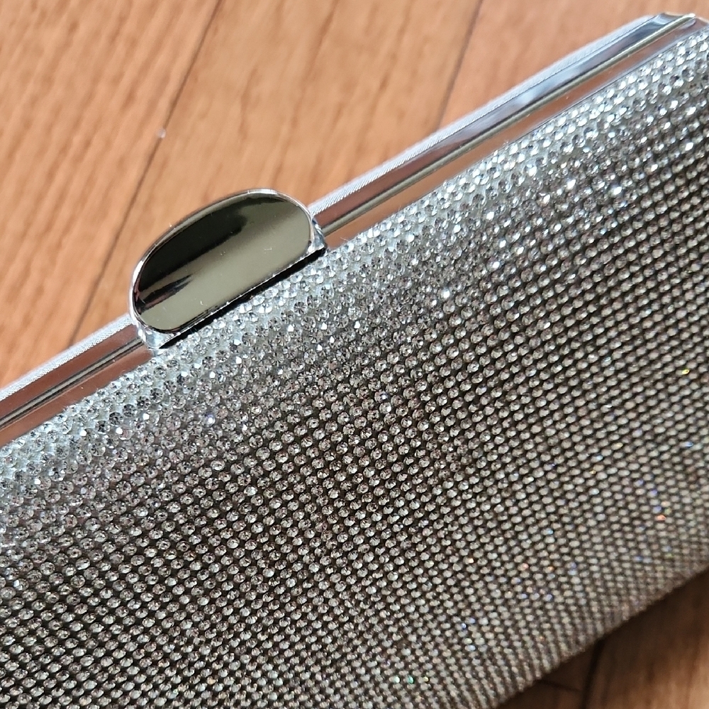 Silver Rhinestone Clutch - Picture 4 of 6